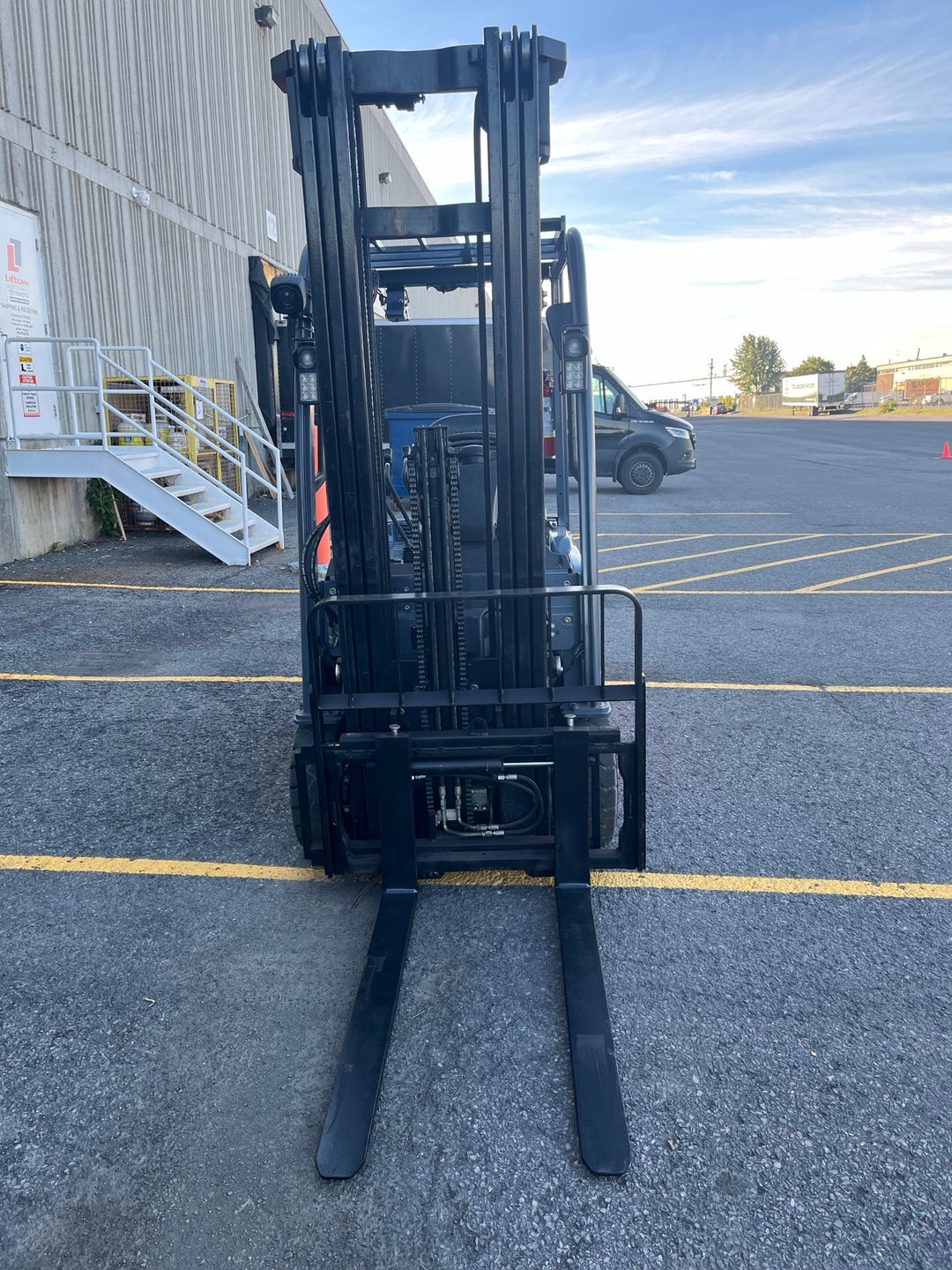 Used forklift for sale in Ottawa | 2022 TOYOTA 4,000 LB 3-Wheel Electric Forklift | Model: 8FBE20U