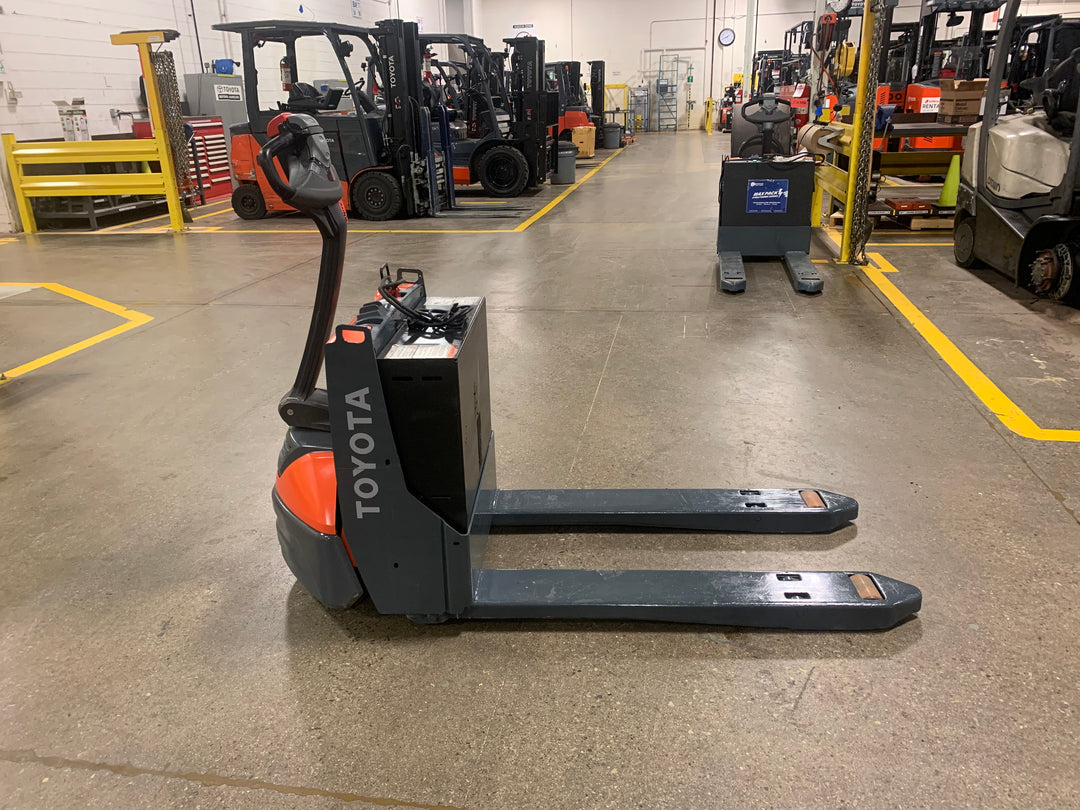 Used forklift for sale in Toronto | 2023 TOYOTA 4,500 LB Electric Walkie Pallet Truck | Model: 8HBW23