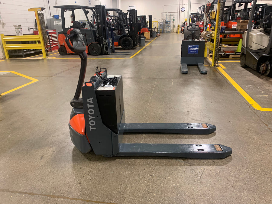 Used forklift for sale in Toronto | 2023 TOYOTA 4,500 LB Electric Walkie Pallet Truck | Model: 8HBW23