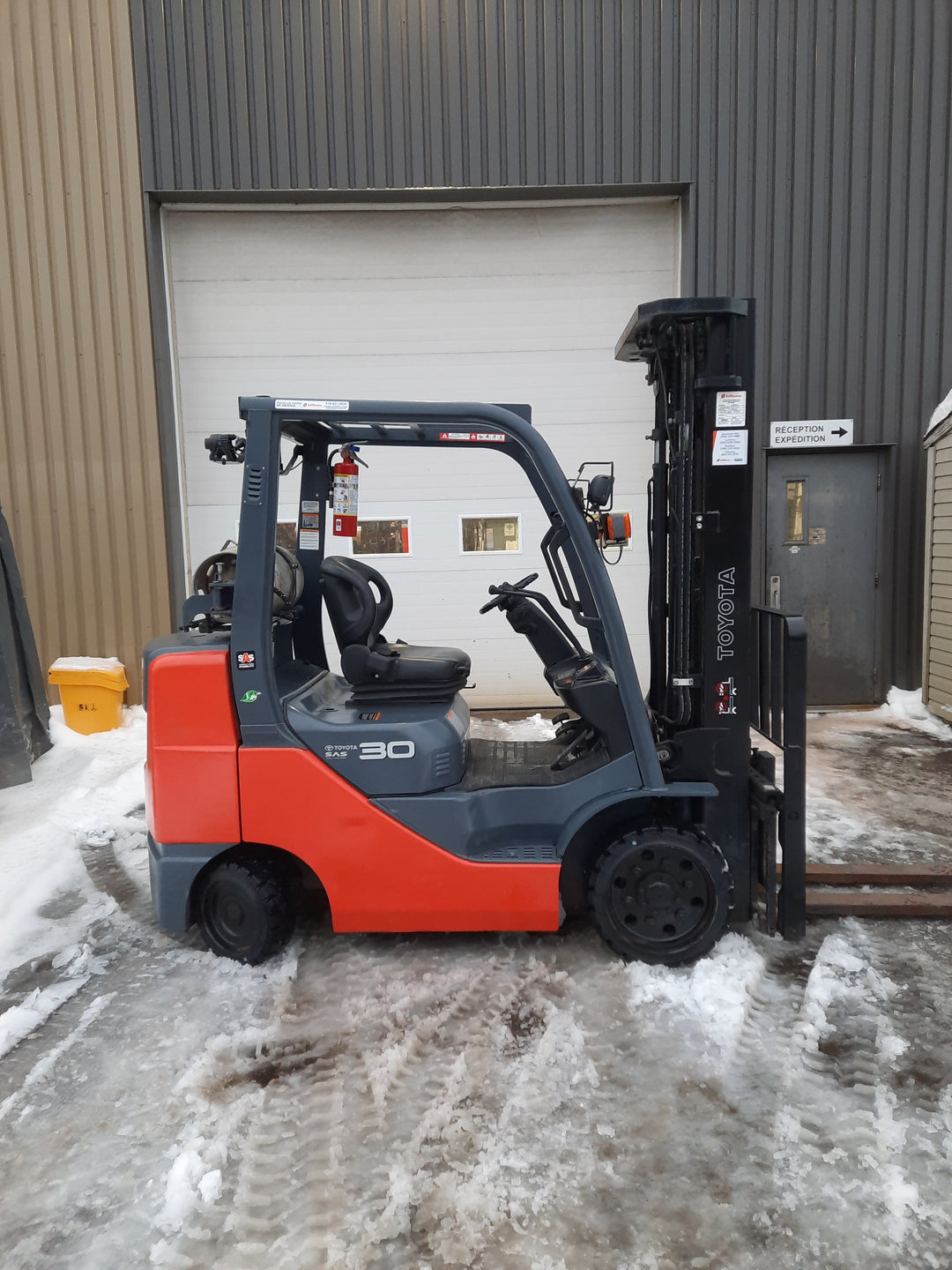 Used forklift for sale in Quebec | 2015 TOYOTA 6000 LB IC Cushion Forklift | Model: 8FGCU30