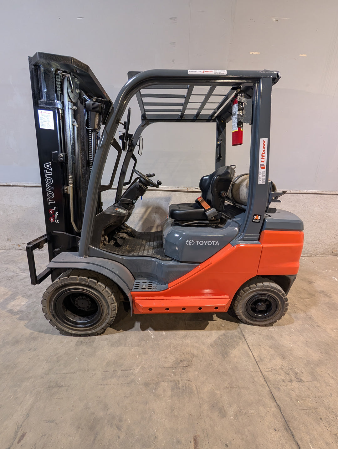 Used forklift for sale in Moncton | 2020 TOYOTA 5,000 LB IC Pneumatic Forklift | Model: 8FGU25