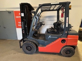 Used forklift for sale in Moncton | 2021 TOYOTA 5,000 LB IC Pneumatic Forklift | Model: 8FGU25