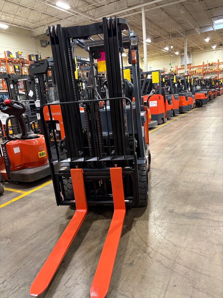 Used forklift for sale in Lachine | 2018 TOYOTA 5,000 LB Electric Cushion Forklift | Model: 8FBCU25