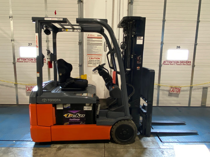 Used forklift for sale in Ajax | 2017 TOYOTA 4000 LB 3-Wheel Electric Forklift | Model: 8FBE20U