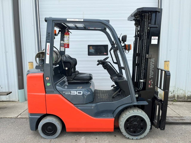 Used forklift for sale in London | 2016 TOYOTA 6,000 LB IC Cushion Forklift | Model: 8FGCU30