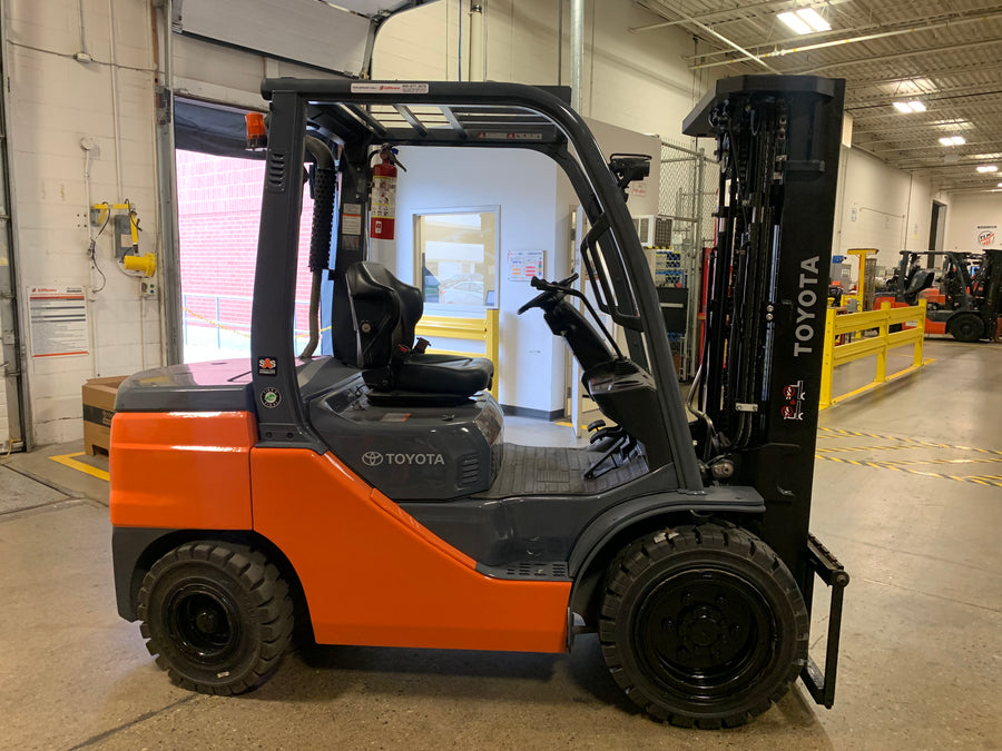 Used forklift for sale in Toronto | 2021 TOYOTA 6,000 LB Diesel Pneumatic Forklift | Model: 8FDU30