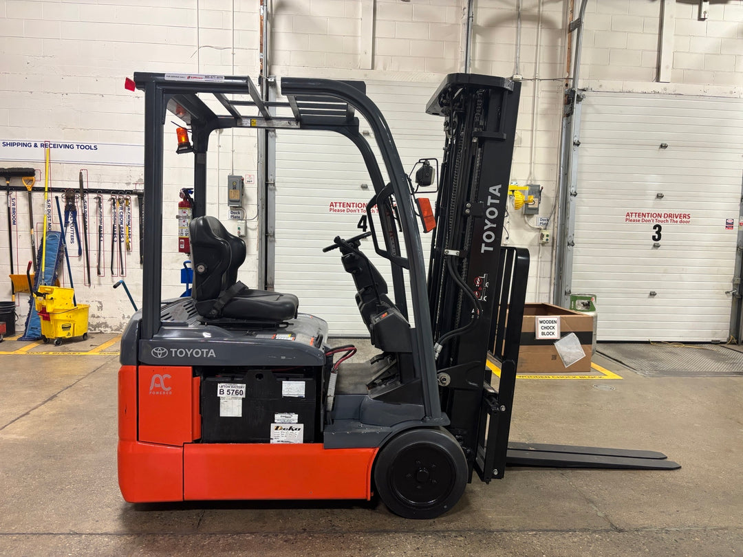 Used forklift for sale in Toronto | 2020 TOYOTA 3,000 LB 3-Wheel Electric Forklift | Model: 8FBE15U