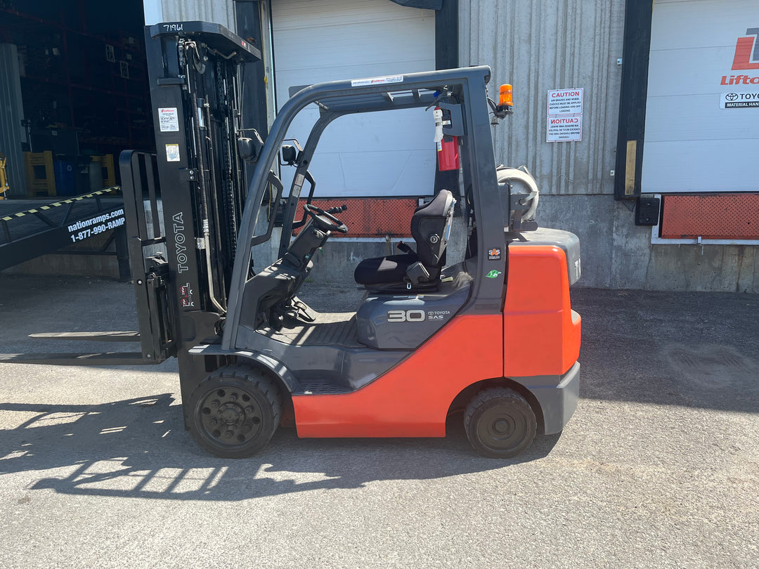 Used forklift for sale in Ottawa | 2019 TOYOTA 6,000 LB IC Cushion Forklift | Model: 8FGCU30