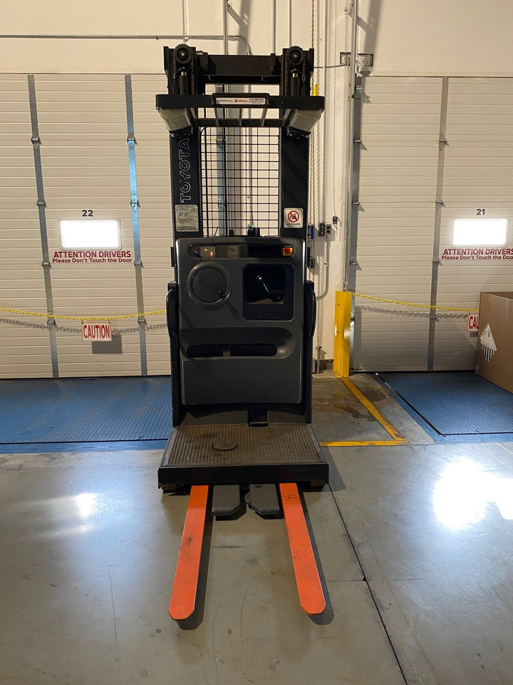 Used forklift for sale in Ajax | 2013 TOYOTA 3,000 LB Electric Order Picker | Model: 7BPUE15240