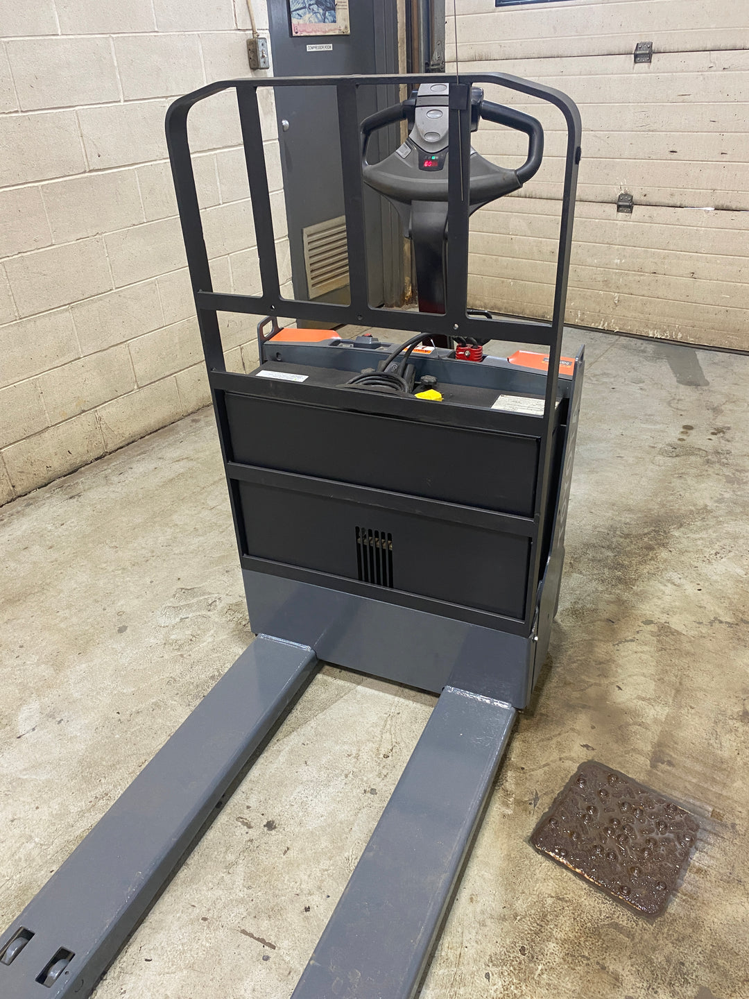 Used forklift for sale in Barrie | 2021 TOYOTA 4,500 LB Electric Walkie Pallet Truck | Model: 8HBW23