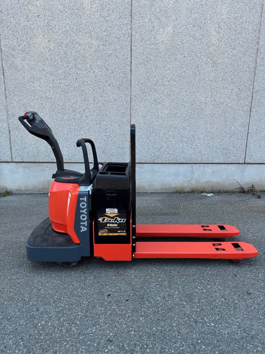 Used forklift for sale in Vaughan | 2020 TOYOTA 6,000 LB Electric Walkie Rider Pallet Truck | Model: 8HBE30