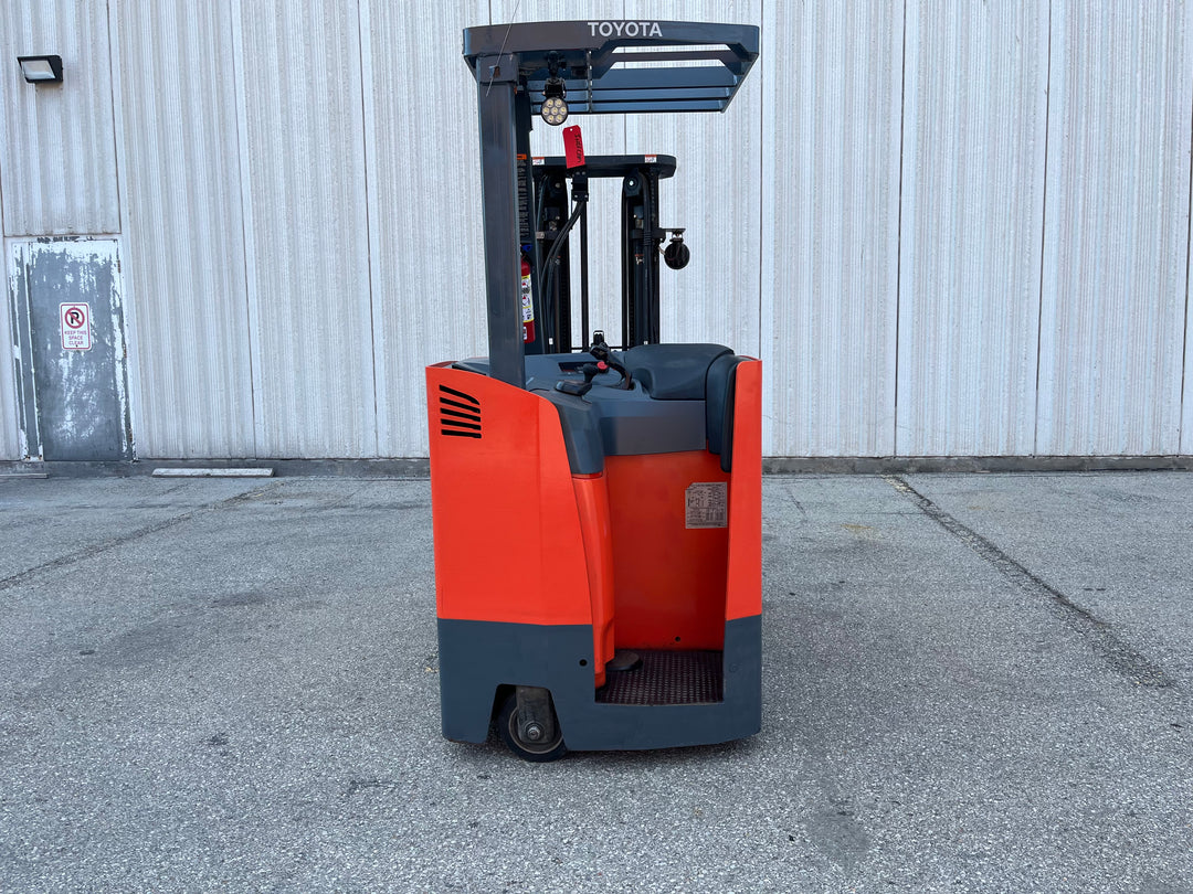 Used forklift for sale in Lachine | 2018 TOYOTA 4,000 LB Electric Standup Counterbalance | Model: 8BNCU20M188
