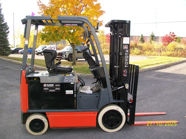 Used forklift for sale in Lachine | 2018 TOYOTA 5,000 LB Electric Cushion Forklift Longbox | Model: 8FBCHU25