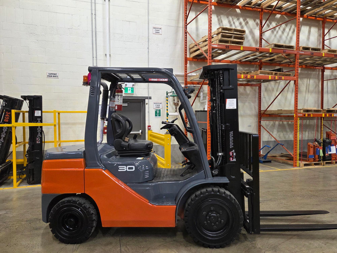 Used forklift for sale in Lachine | 2020 TOYOTA 6,000 LB Diesel Pneumatic Forklift | Model: 8FDU30