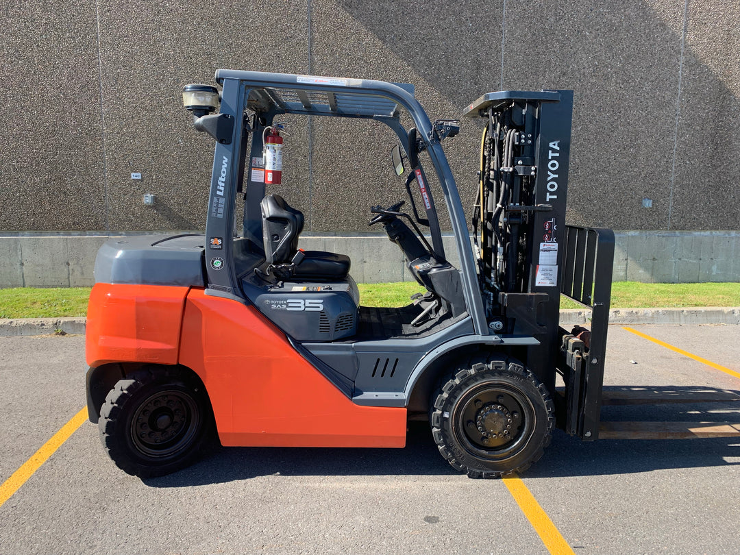 Used forklift for sale in Quebec | 2020 TOYOTA 8,000 LB Diesel Pneumatic Forklift | Model: 8FD35U