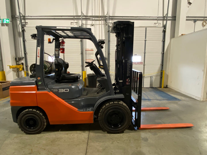 Used forklift for sale in Ajax | 2022 TOYOTA 6,500 LB IC Pneumatic Forklift | Model: 50-8FGU32