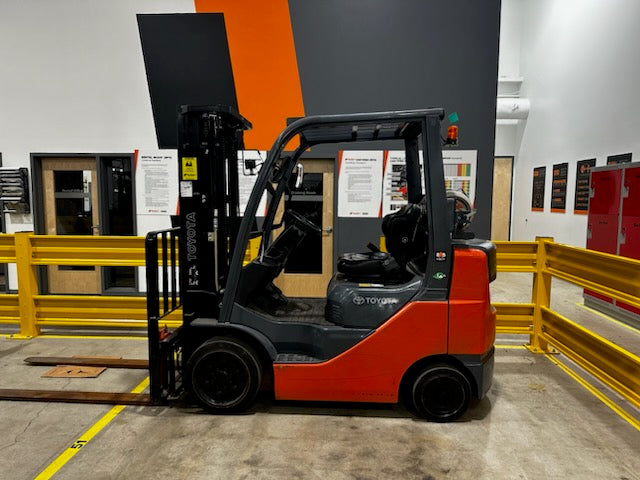 Used forklift for sale in Vermont | 2019 Toyota 5000 lbs capacityToyta LP forklift.  | Model: 8FGCU25
