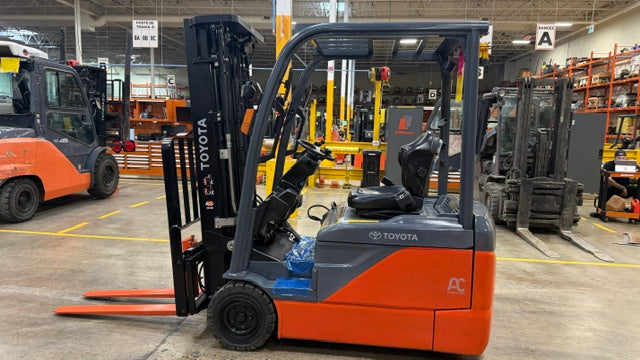 Used forklift for sale in Lachine | 2018 TOYOTA 4,000 LB 3-Wheel Electric Forklift | Model: 8FBE20U