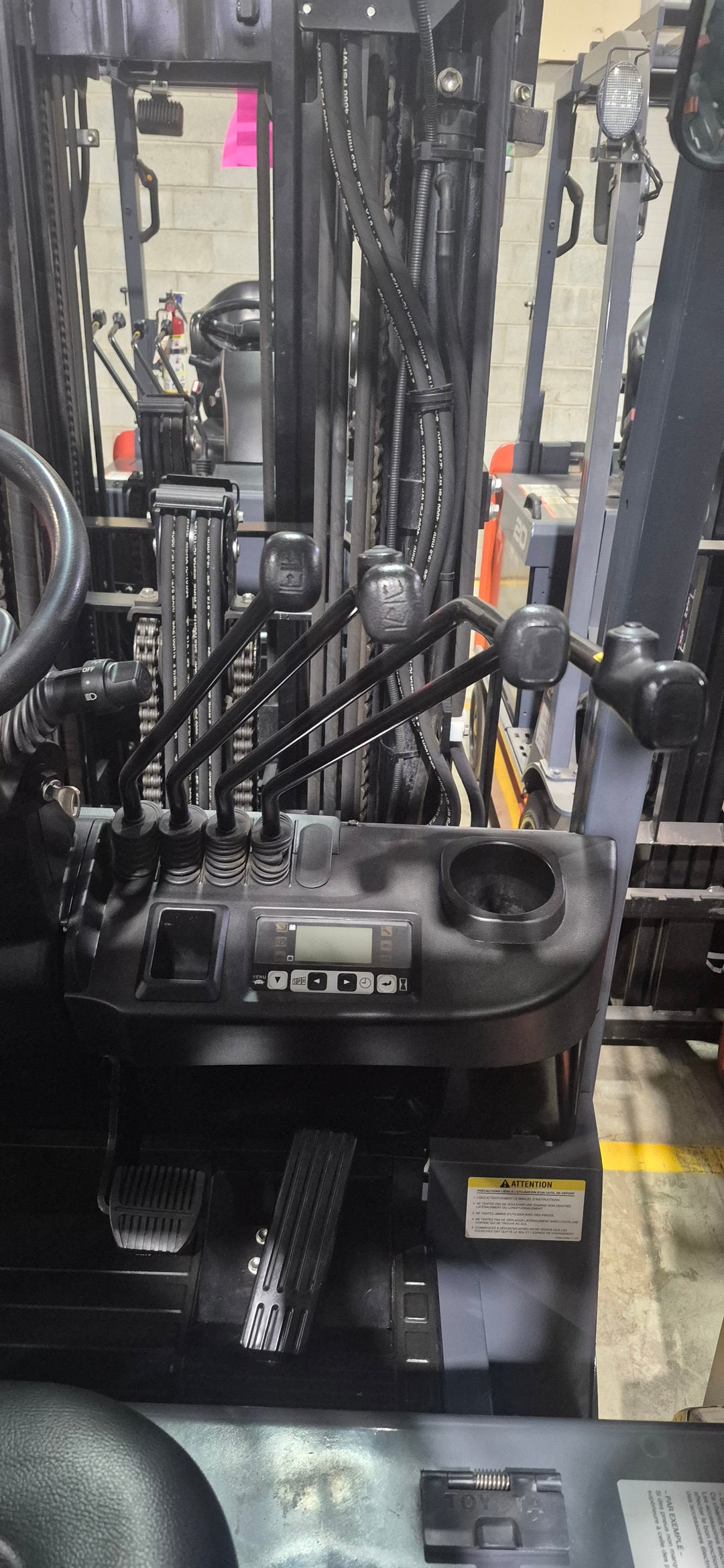 Used forklift for sale in Boucherville | 2022 TOYOTA 5,000 LB Electric Cushion Forklift | Model: 8FBCU25