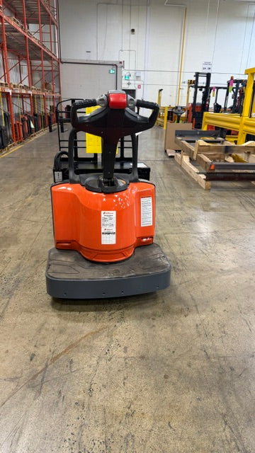 Used forklift for sale in Lachine | 2018 TOYOTA 6,000 LB Electric Walkie Rider Pallet Truck | Model: 8HBE30