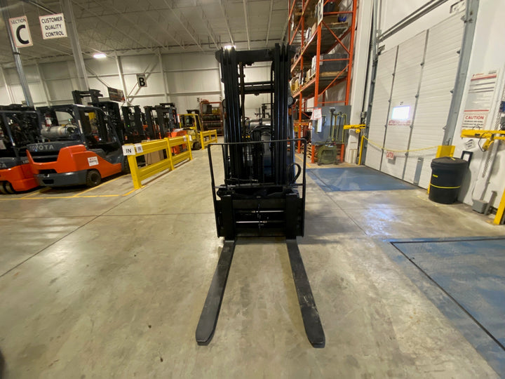 Used forklift for sale in Ajax | 2018 TOYOTA 6,000 LB IC Cushion Forklift | Model: 8FGCU30