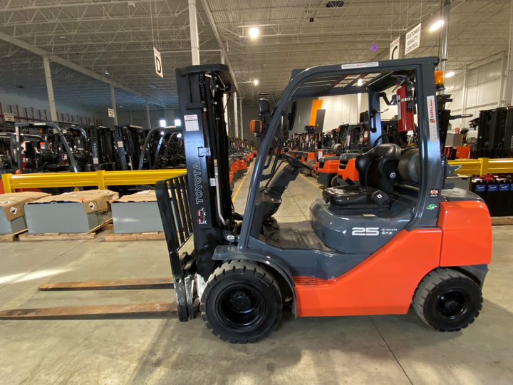 Used forklift for sale in Ajax | 2019 TOYOTA 5,000 LB IC Pneumatic Forklift | Model: 8FGU25