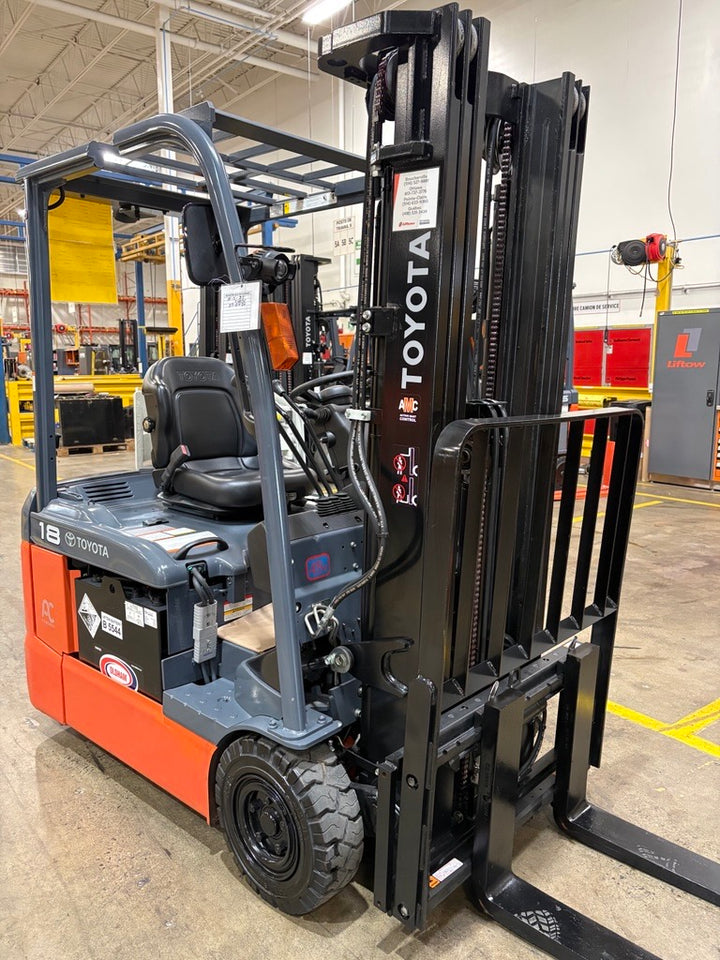 Used forklift for sale in Lachine | 2018 TOYOTA 3,500 LB 3-Wheel Electric Forklift | Model: 8FBE18U