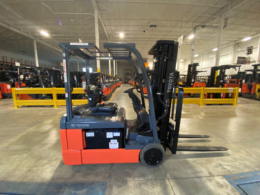 Used forklift for sale in Kitchener | 2021 TOYOTA 4,000 LB 3-Wheel Electric Forklift | Model: 8FBE20U