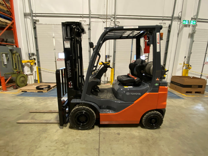 Used forklift for sale in Ajax | 2021 TOYOTA 3500 LB IC Pneumatic Forklift | Model: 8FGU18
