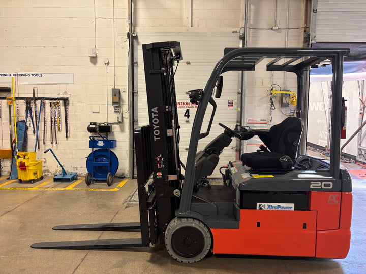 Used forklift for sale in Toronto | 2020 TOYOTA 4000 LB 3-Wheel Electric Forklift | Model: 8FBE20U