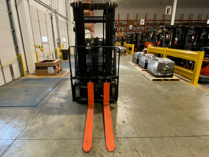 Used forklift for sale in Vaughan | 2021 TOYOTA 5,000 LB IC Cushion Forklift | Model: 8FGCU25