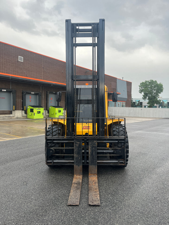 Used forklift for sale in Lachine | 2013 LOADLIFTER 10,000 LB Diesel Rough Terrain | Model: 2418-10D