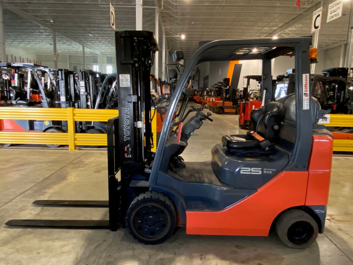 Used forklift for sale in Ajax | 2017 TOYOTA 5000 LB IC Cushion Forklift | Model: 8FGCU25