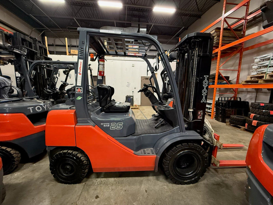 Used forklift for sale in St. John's | 2016 TOYOTA 5,000 LB IC Pneumatic Forklift | Model: 8FGU25