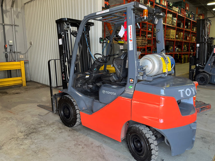 Used forklift for sale in Ottawa | 2021 TOYOTA 5000 LB IC Pneumatic Forklift | Model: 8FGU25