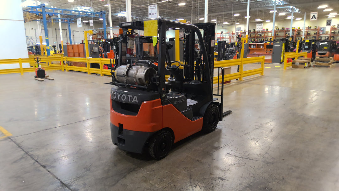 Used forklift for sale in Lachine | 2021 TOYOTA 3,500 LB IC Pneumatic Forklift | Model: 8FGU18