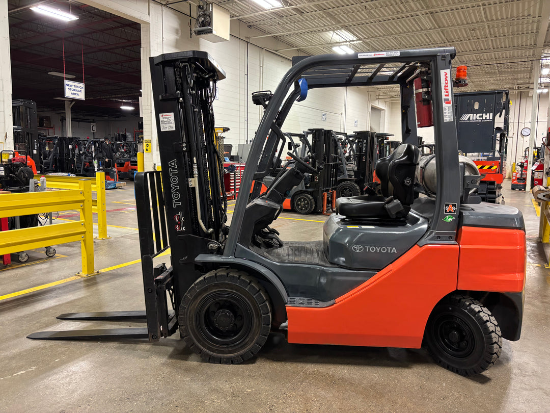 Used forklift for sale in Toronto | 2020 TOYOTA 5,000 LB IC Pneumatic Forklift | Model: 8FGU25