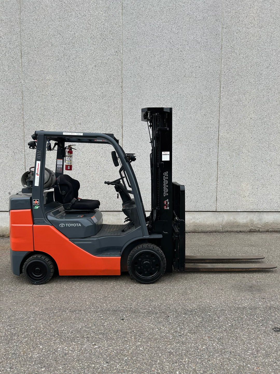 Used forklift for sale in Vaughan | 2020 TOYOTA 6000 LB IC Cushion Forklift | Model: 8FGCU30